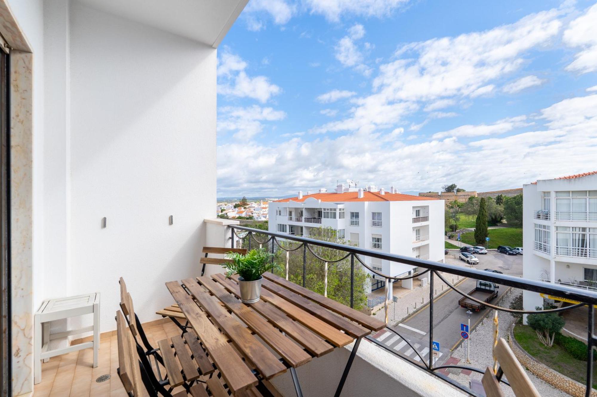 Encanto By The Historic Center Lagos